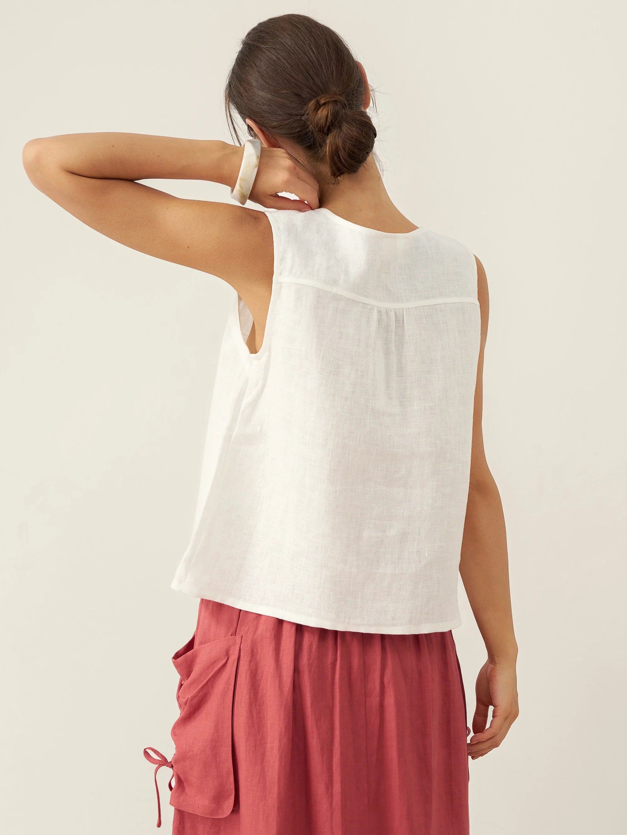 100% Linen V-Neck Sleeveless Tank Top NICOLE by LINTICO