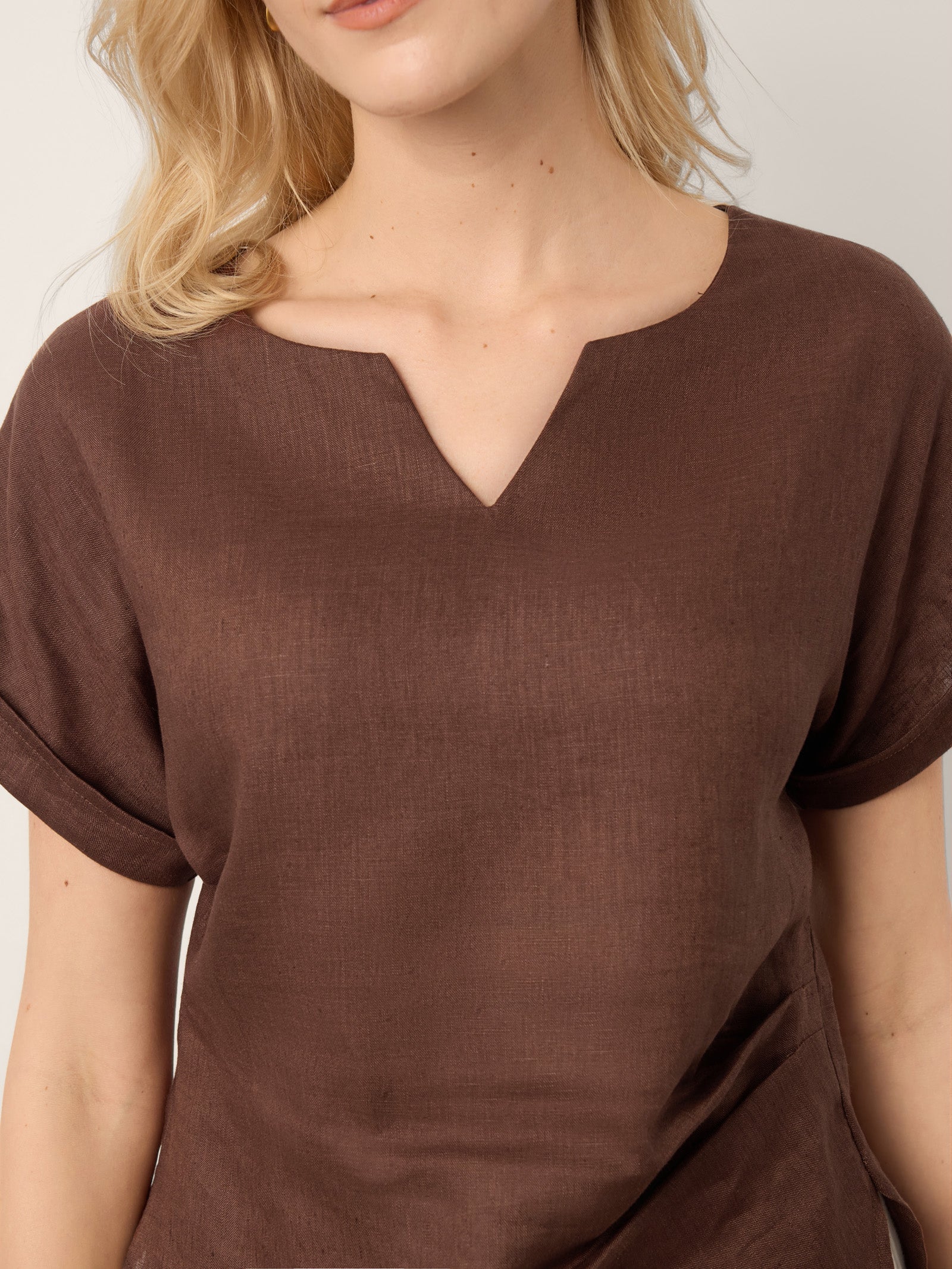 100% Linen Asymmetric Hem Side Gathered Split-Neck Top MINERVA by LINTICO