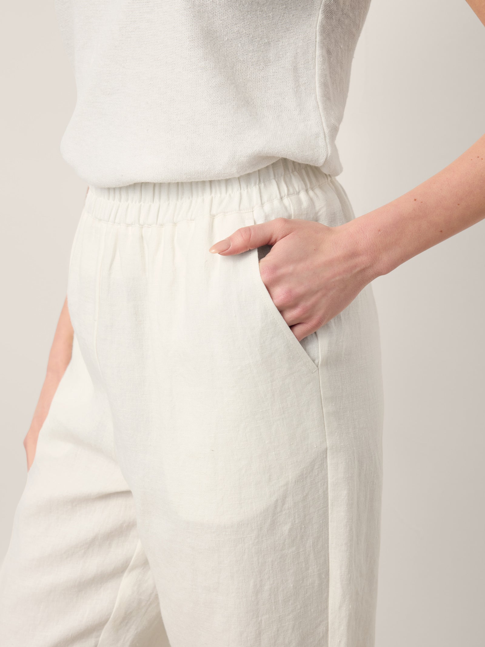 100% Linen Double Pleat Button Hem Pull-On Pants LINDSEY by LINTICO