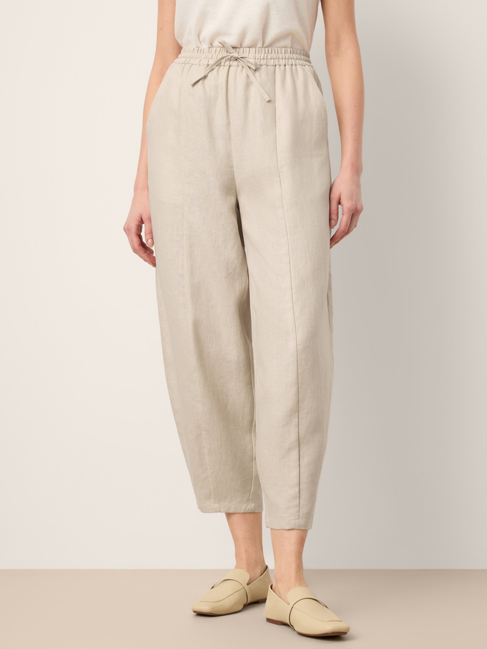 100% Linen Drawstring Waist Tapered Cropped Pants LANEY by LINTICO