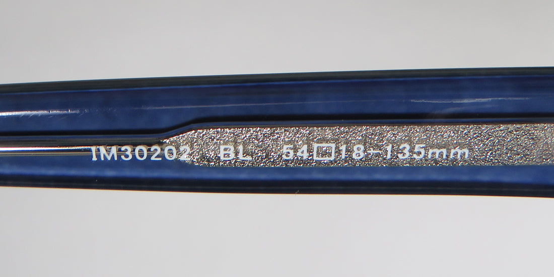 Isaac Mizrahi 30202 Sunglasses by ModaFrames