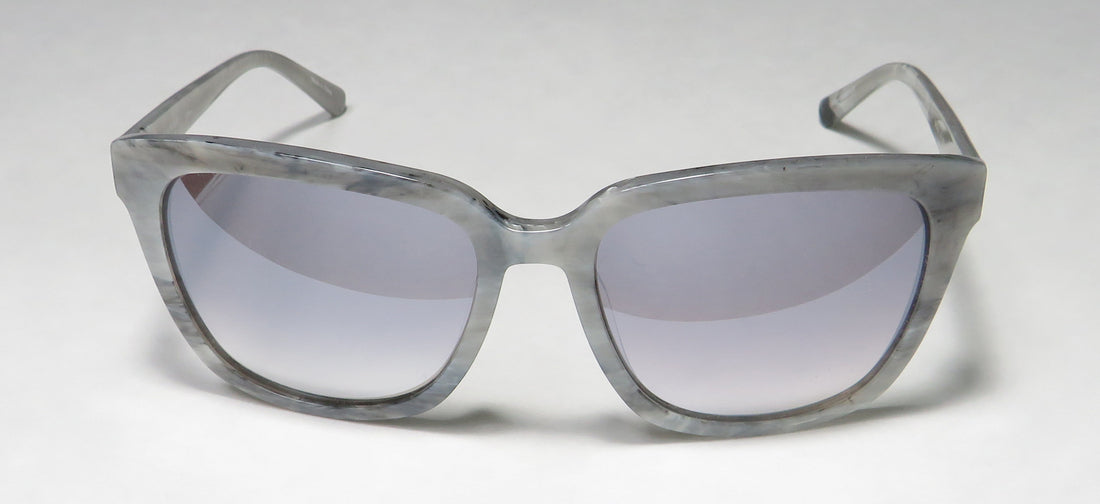 Isaac Mizrahi 30206 Sunglasses by ModaFrames