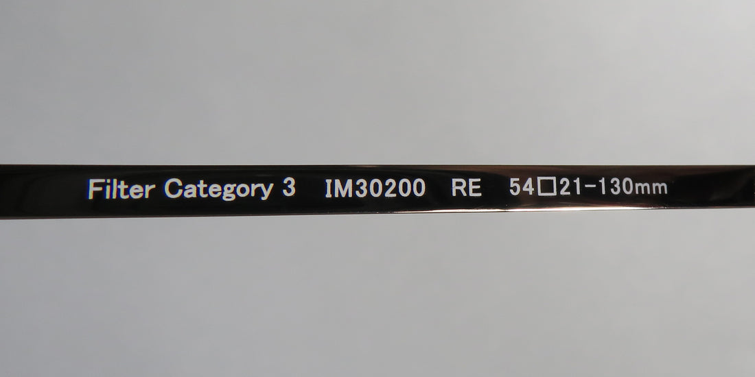 Isaac Mizrahi 30200 Sunglasses by ModaFrames