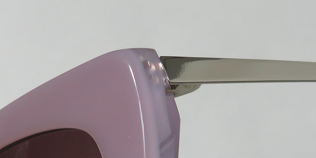 Isaac Mizrahi 30230 Sunglasses by ModaFrames