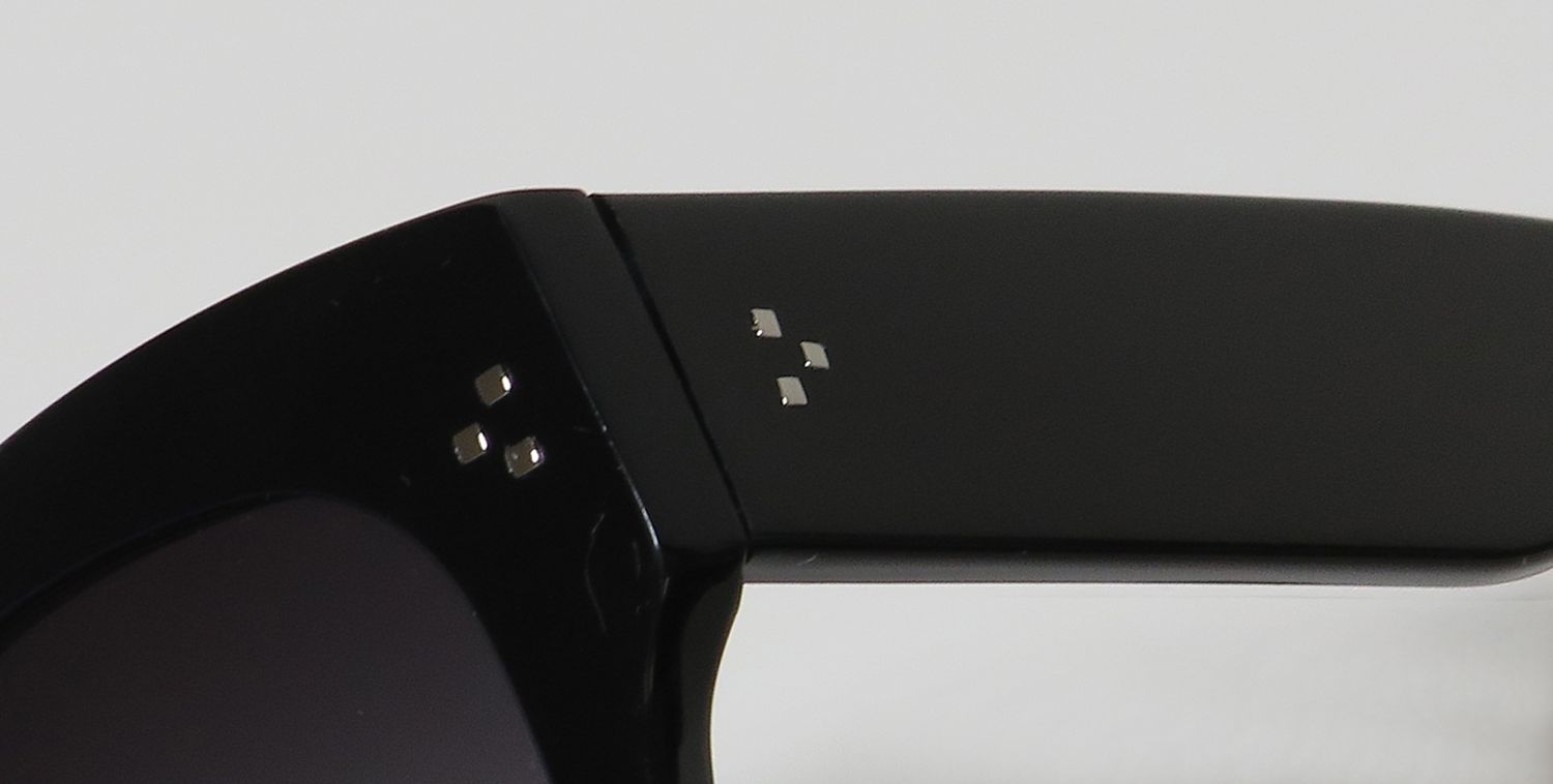 Gap Sgp010 Sunglasses by ModaFrames