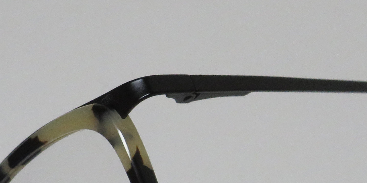 Vera Wang V521 Eyeglasses by ModaFrames