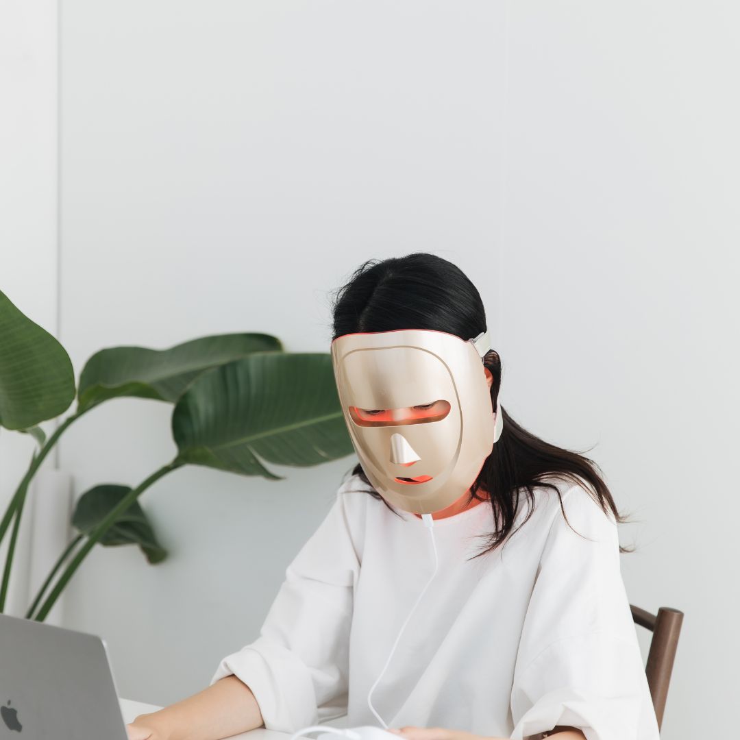 Eco Face Platinum LED Mask (Gold) by ECO FACE PLATINUM