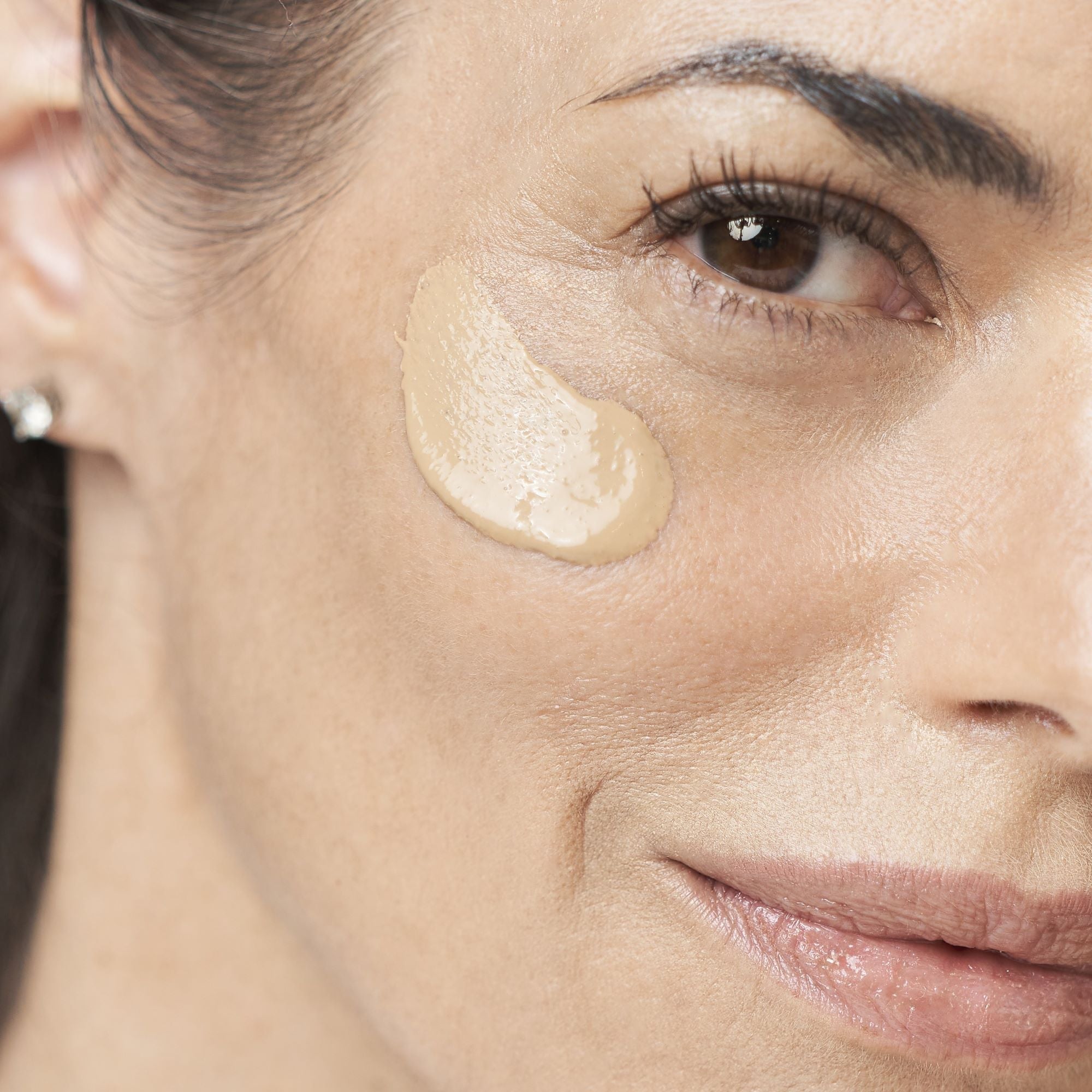 Mineral Tinted Moisturizer with SPF 40 by AbsoluteJOI® Skincare