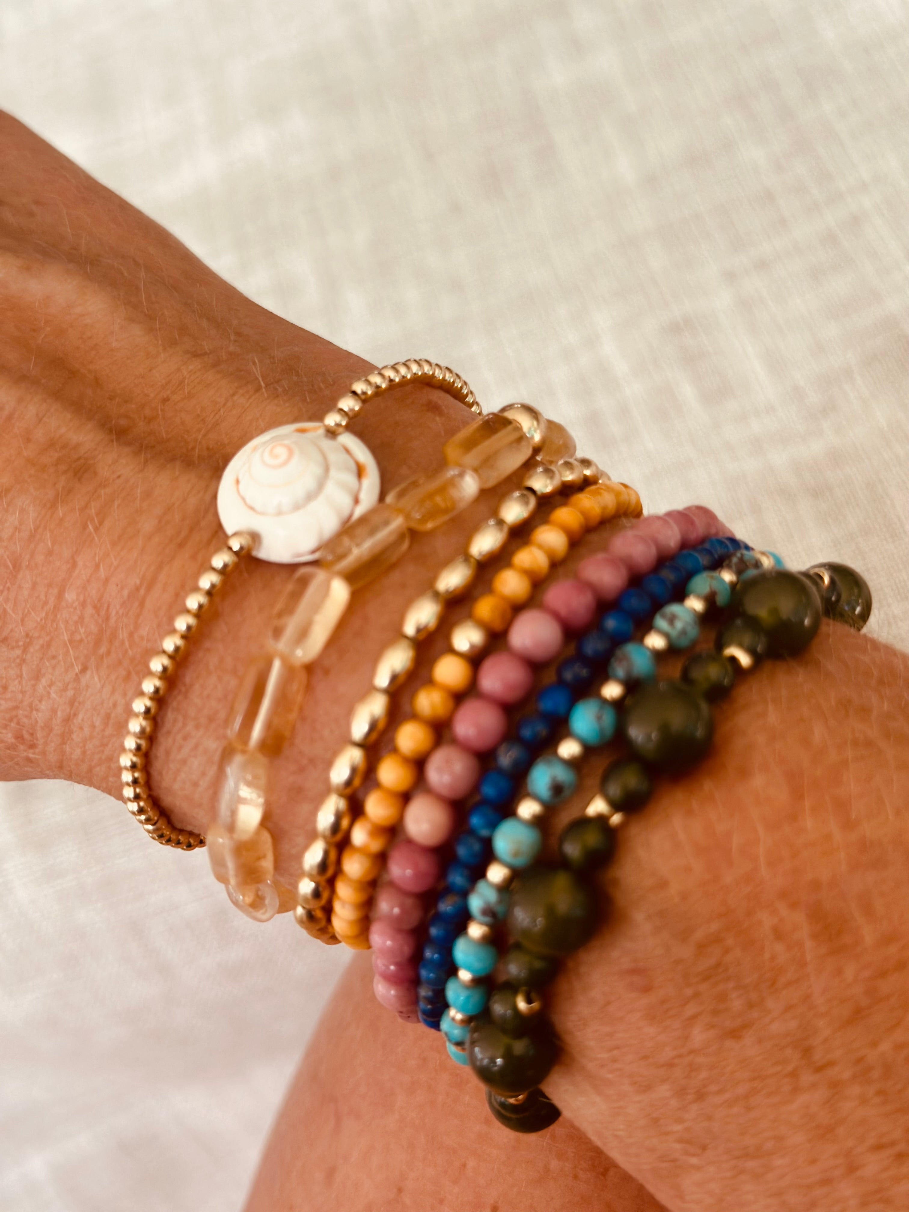 Dainty 14K Gold Filled + Sea Shell || Stretch Anklet or Bracelet by CanyonLeaf