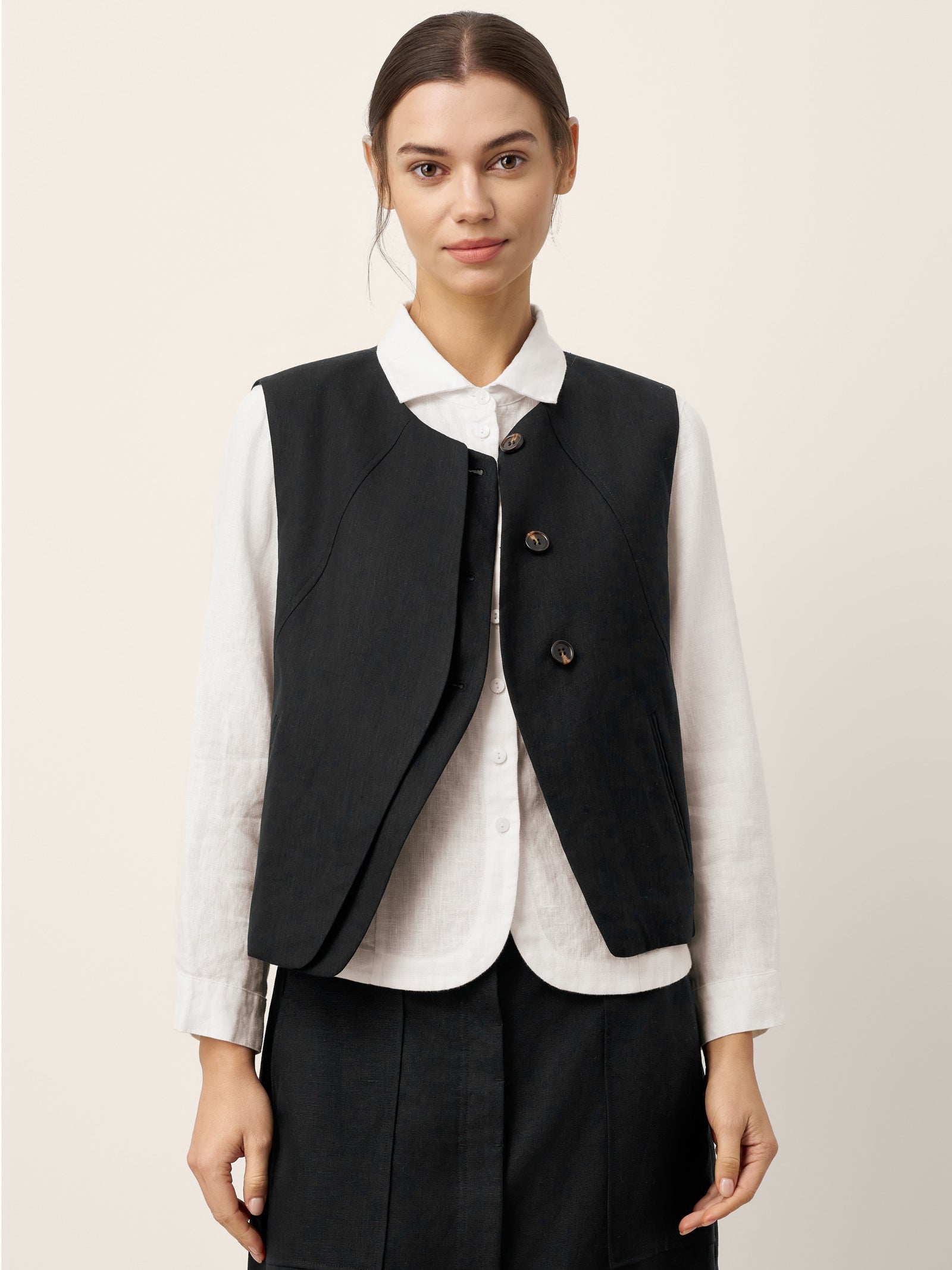 Linen-Lyocell Panel Layered Vest ODELIA by LINTICO