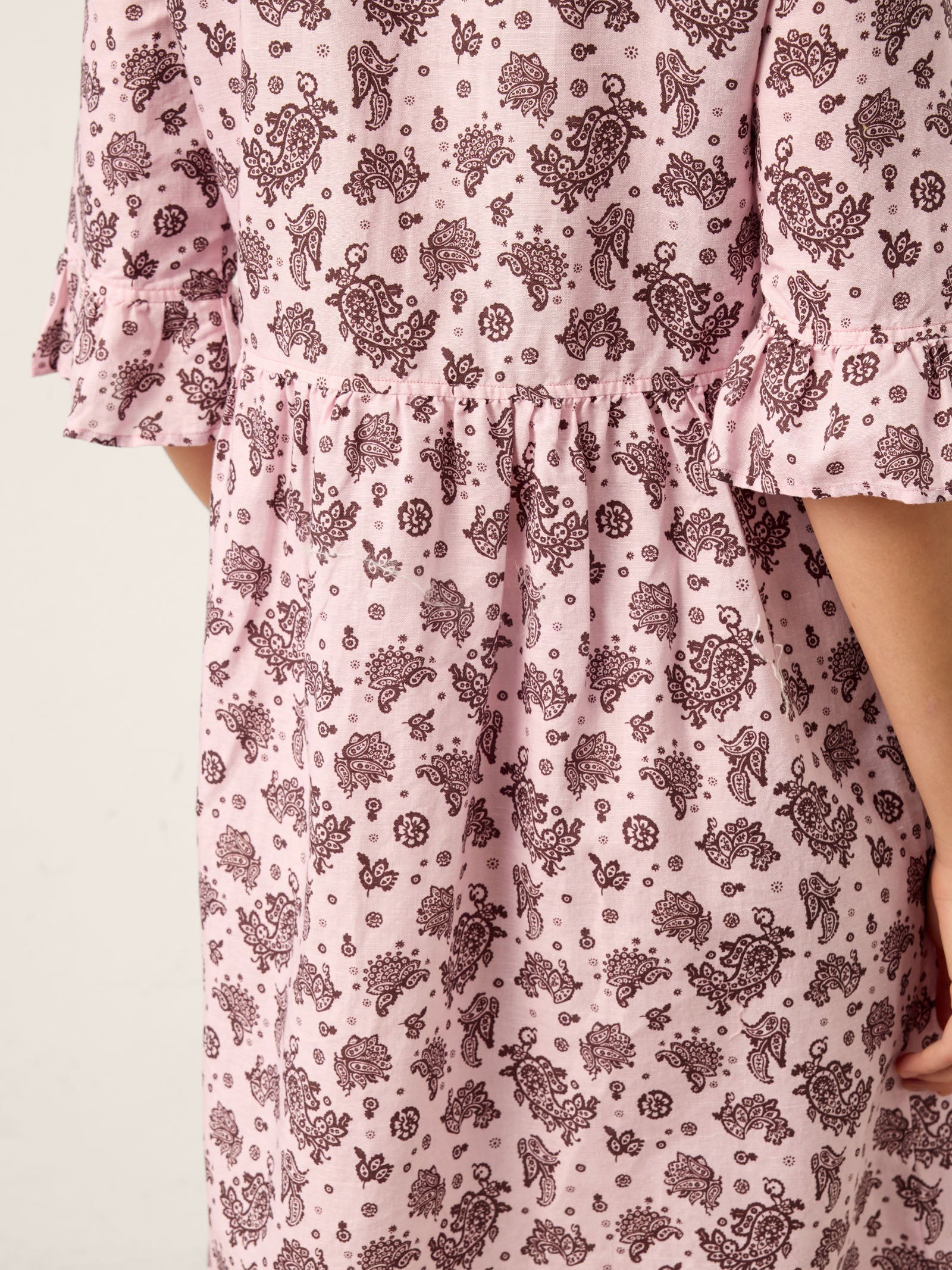 Linen Paisley Pintucked Ruffle-Cuff Midi Dress MAELYN by LINTICO