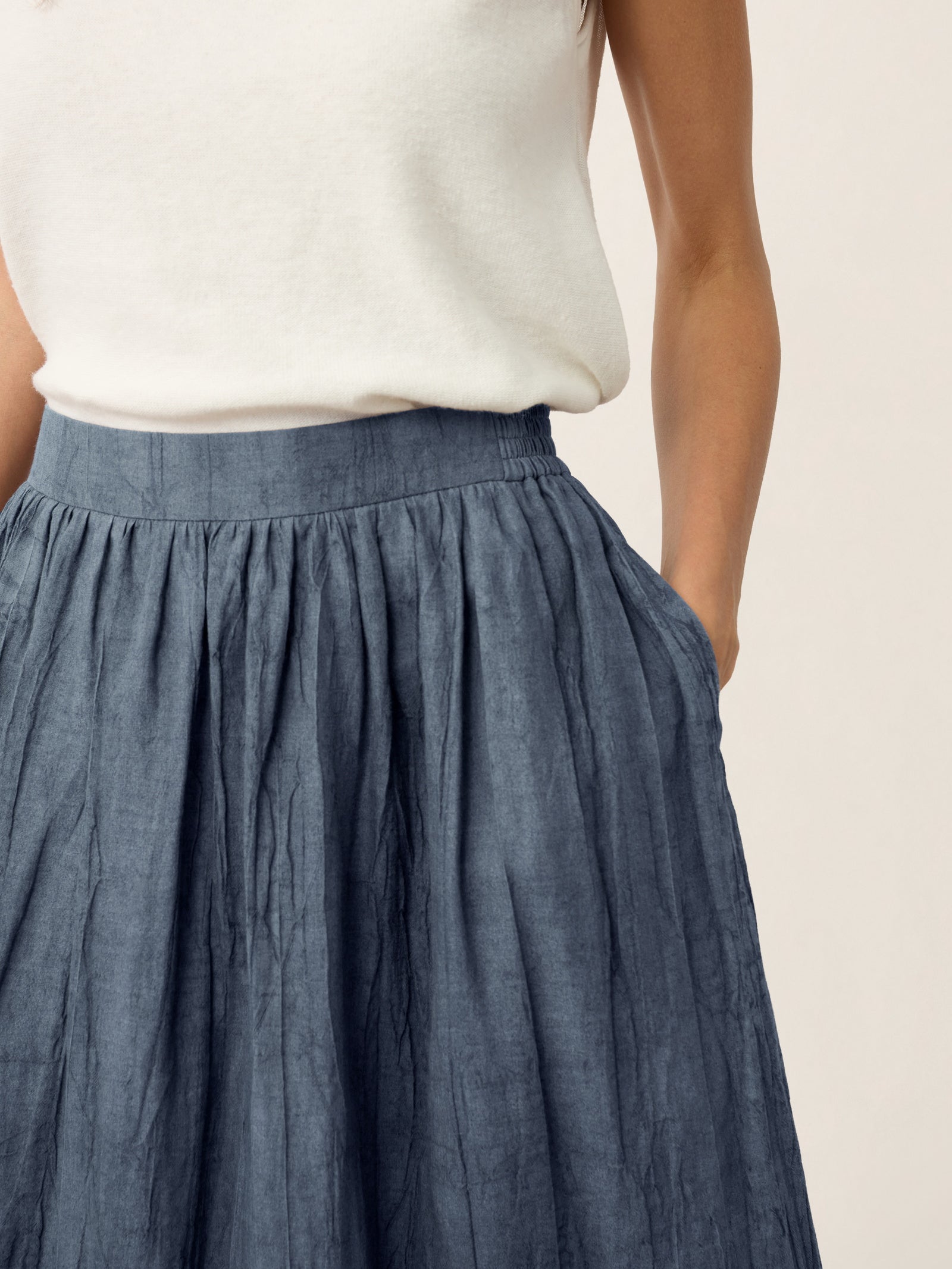Lyocell Textured Pleated Waist Skirt ROSAMUND by LINTICO