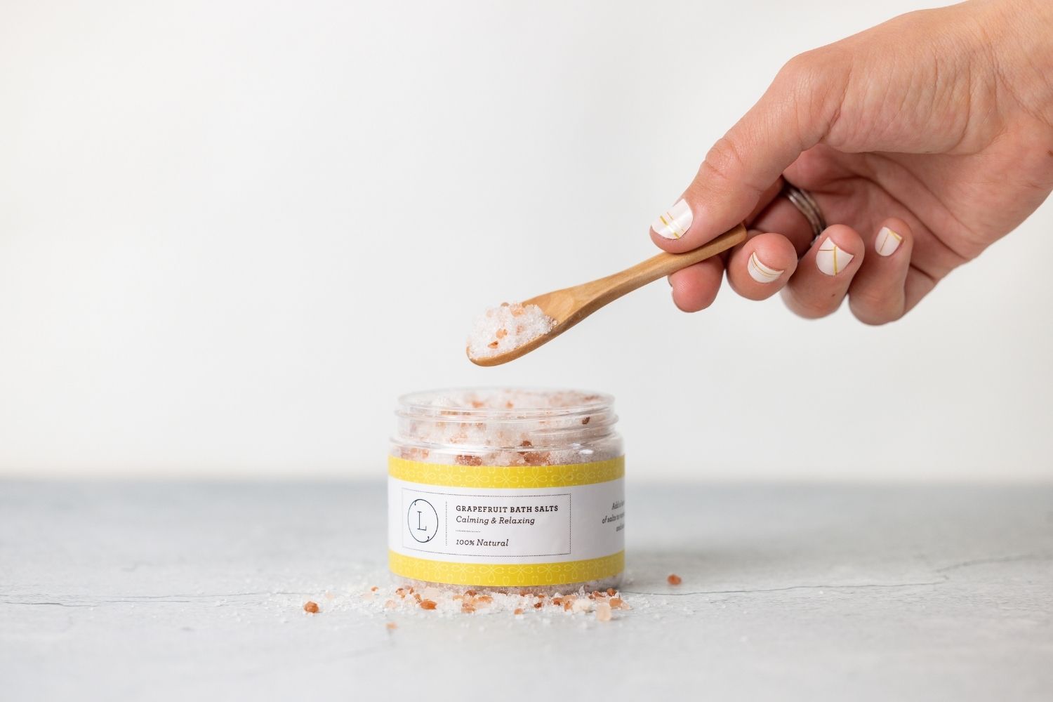 Grapefruit Natural Bath Salt Soak with Dead sea, Epsom and Himalayan salts by Lizush
