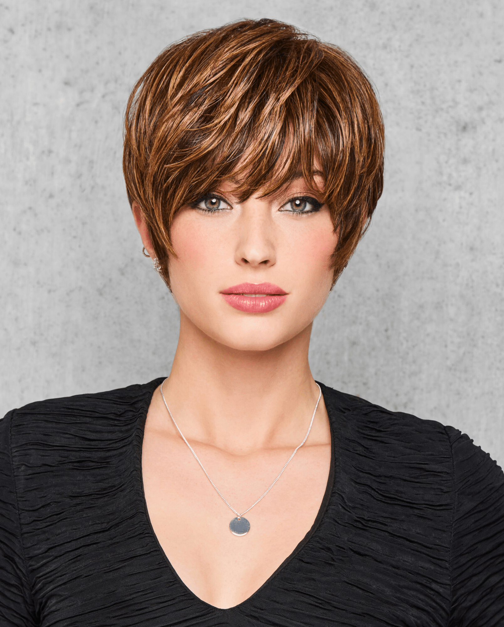 Hairdo Feather Cut Wig, R3329S+ Glazed Auburn