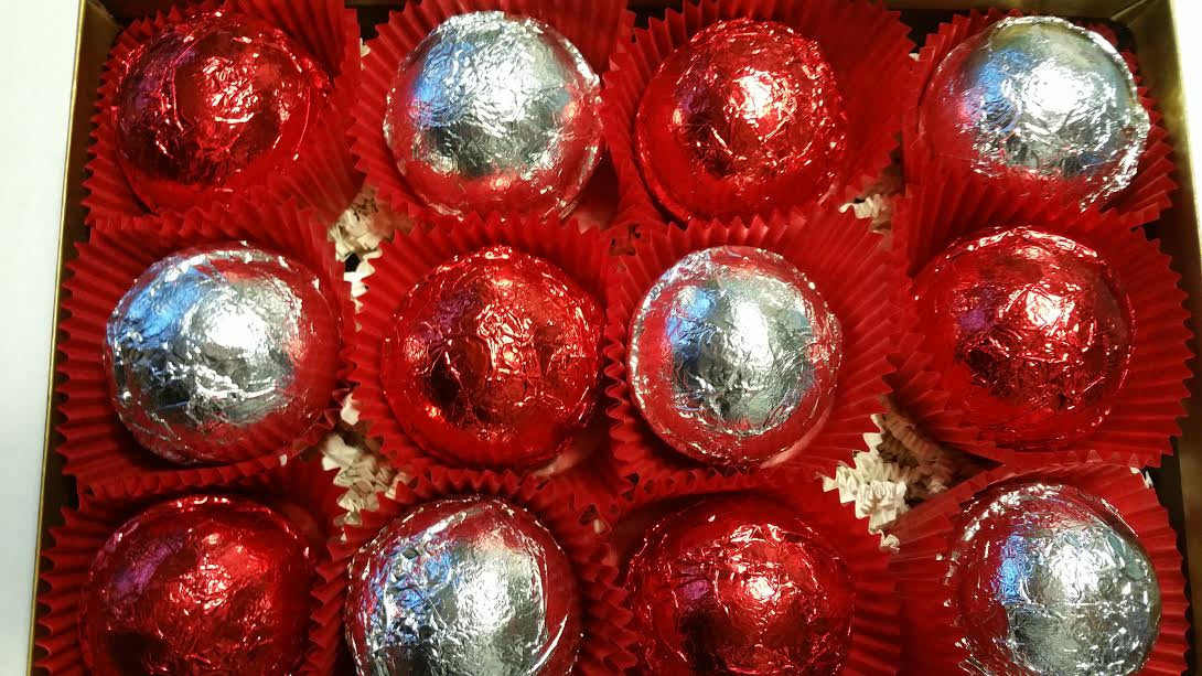 Gift Set (Romance) with 12 luxury bath bomb fizzies - foil wrapped 2.25 oz each, perfect gifts!! by Spa Pure