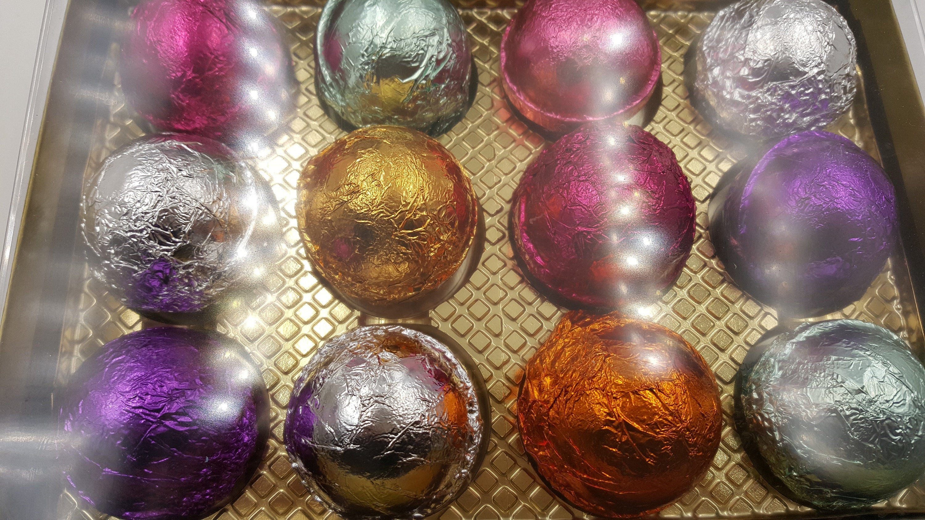 Gift Set for Mom with 12 foil wrapped 2.5 oz bath bombs, great for dry skin, Favorite scents for women by Spa Pure
