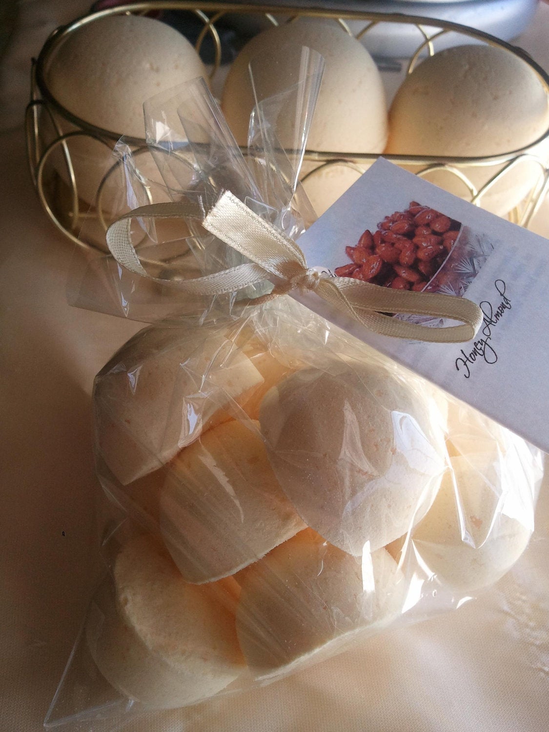 14 bath bombs 1 oz each (Honey Almond) gift bag bath fizzies, great holiday fragrance by Spa Pure