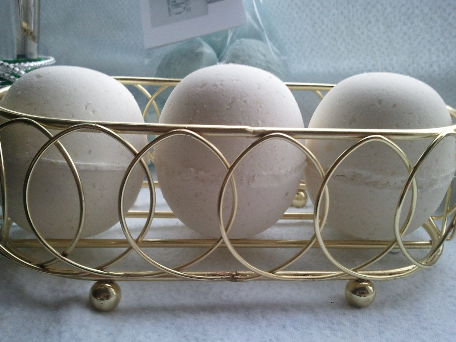 14 bath bombs in Oatmeal, Milk & Honey fragrance, gift bag bath fizzies, great for kids...these smell delicious by Spa Pure