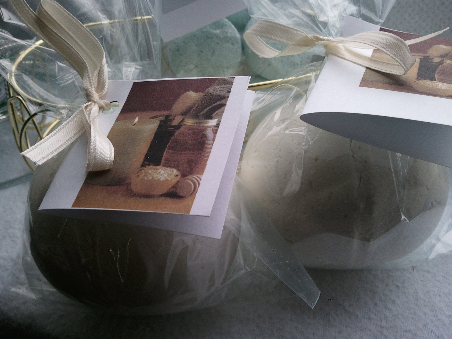 14 bath bombs in Oatmeal, Milk & Honey fragrance, gift bag bath fizzies, great for kids...these smell delicious by Spa Pure