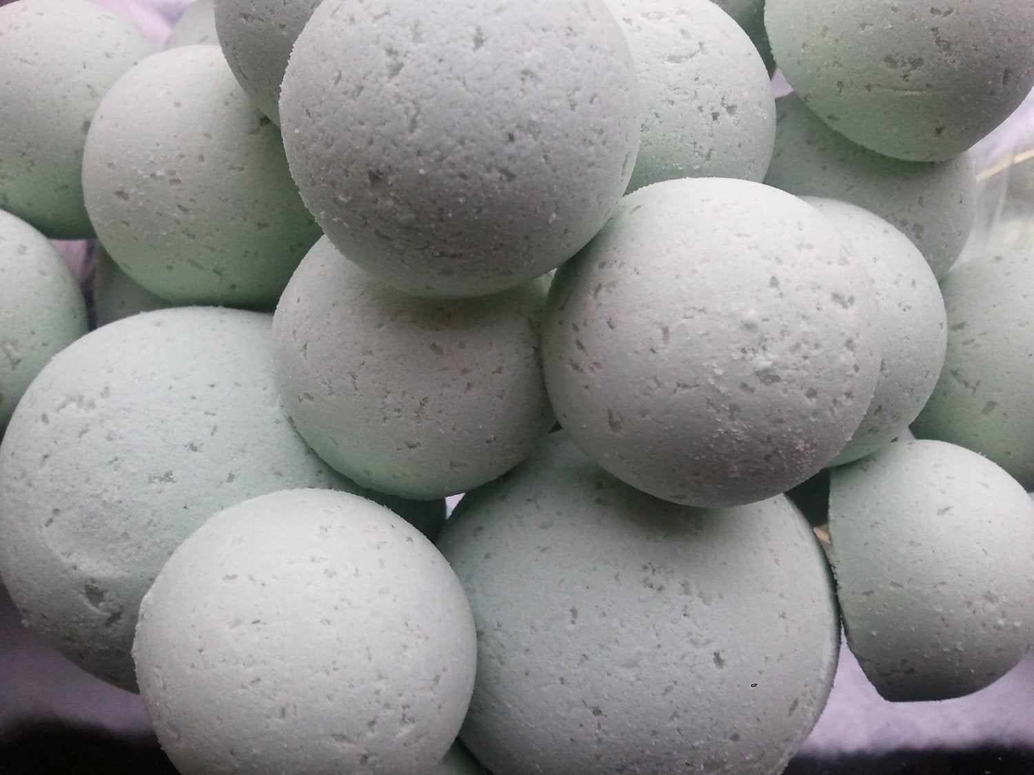 14 bath bombs in Eucalyptus & Spearmint scent, gift bag bath fizzies, great for dry skin, shea, cocoa, 7 ultra rich oils by Spa Pure