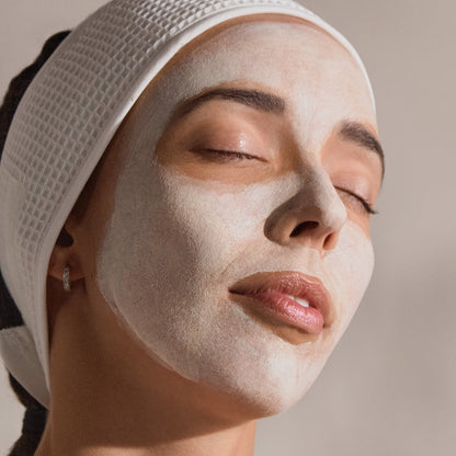 Golden Harmony Cleansing Mask by Solvasa