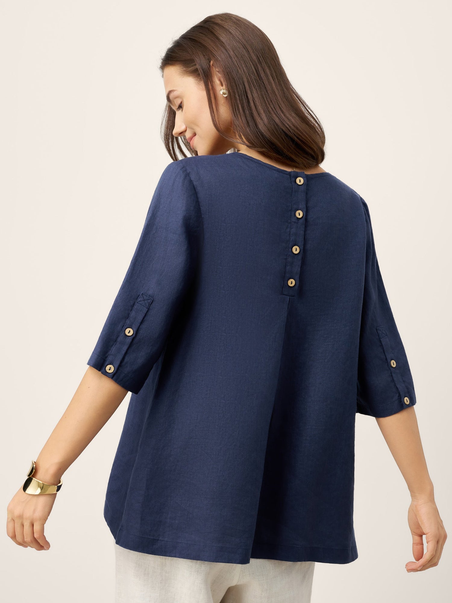 100% Linen Relaxed Back Button Top with Tab Sleeves SYLVANA by LINTICO