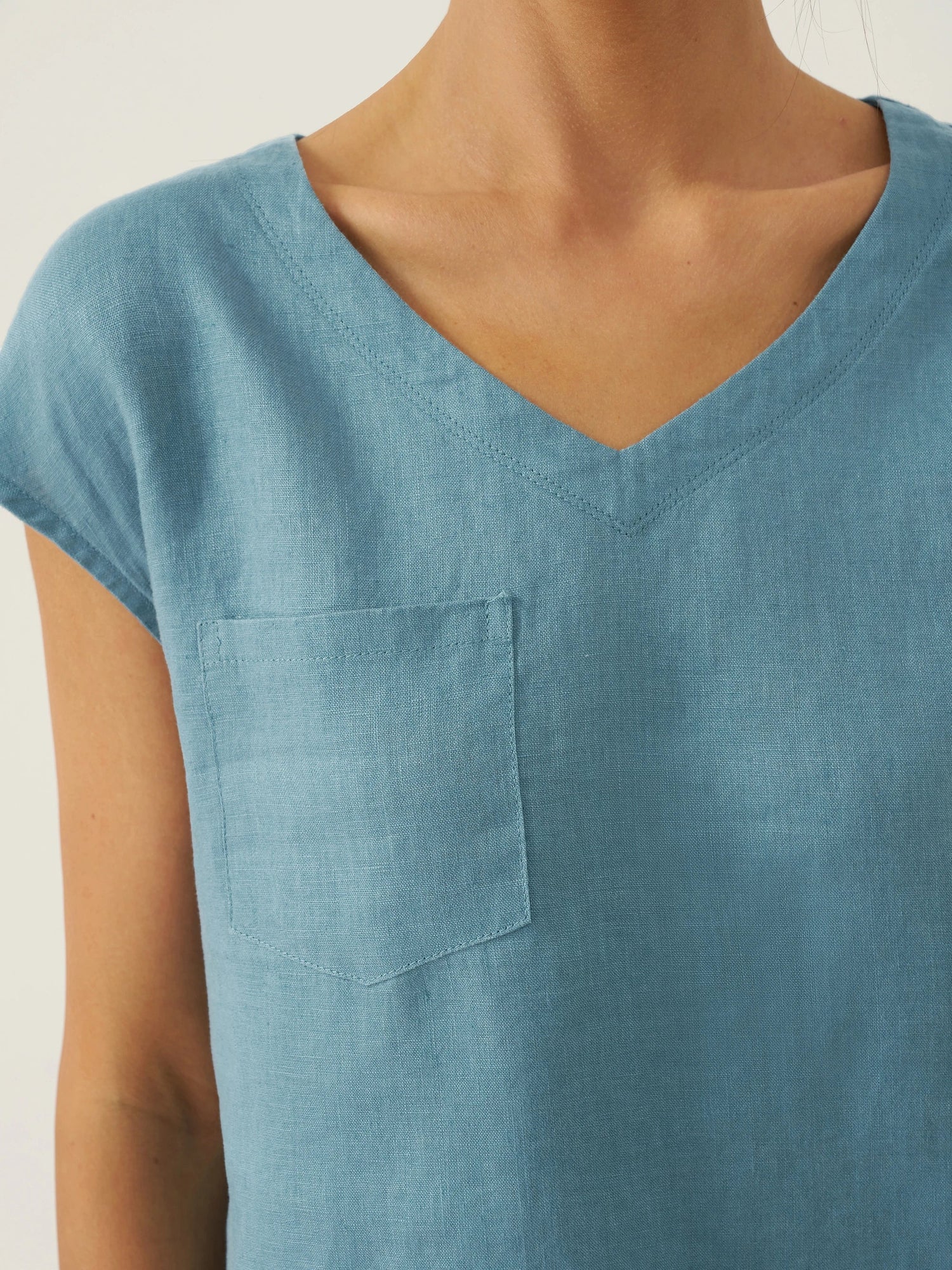 100% Linen V-Neck Cap Sleeve Crop Top FRESSA by LINTICO