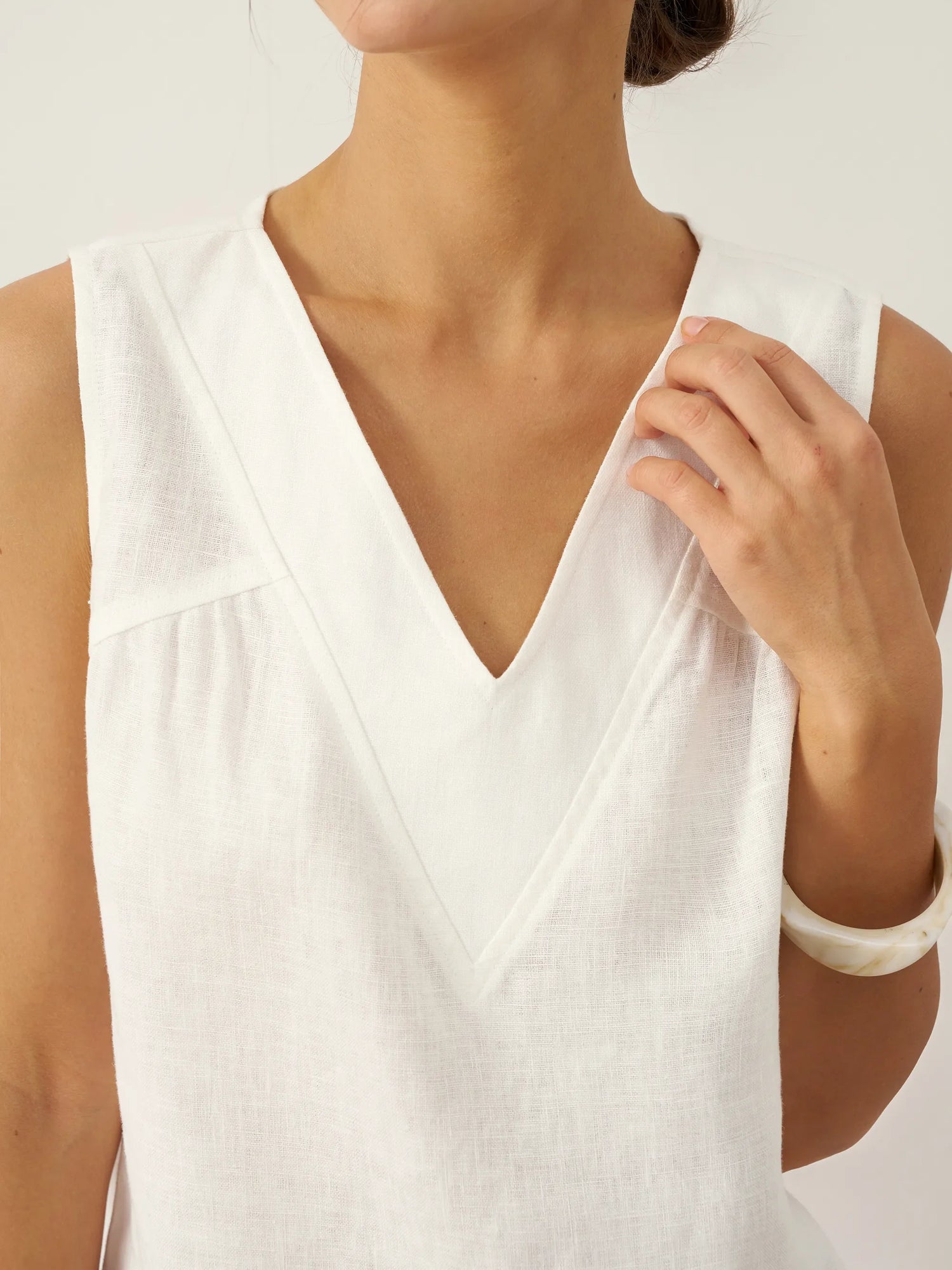 100% Linen V-Neck Sleeveless Tank Top NICOLE by LINTICO