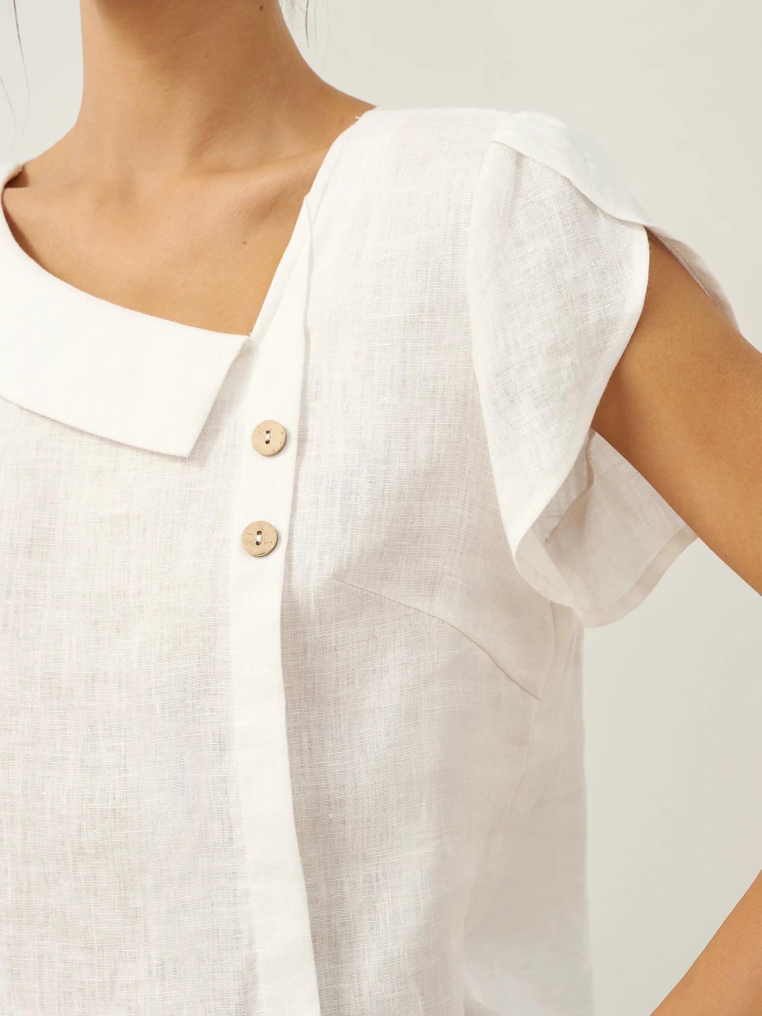100% Linen Crescent Collar Flutter Sleeve Top FARA by LINTICO