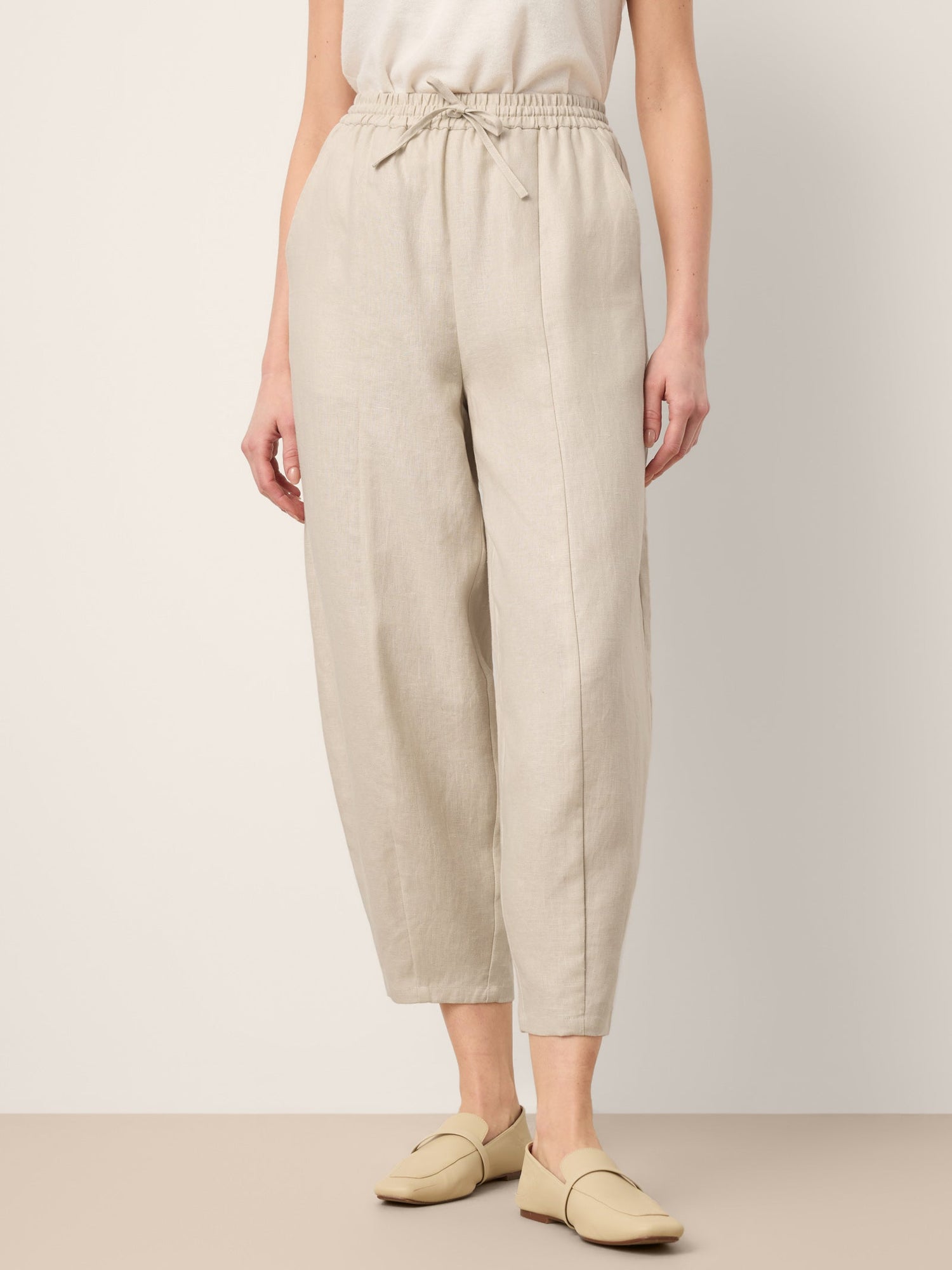100% Linen Drawstring Waist Tapered Cropped Pants LANEY by LINTICO