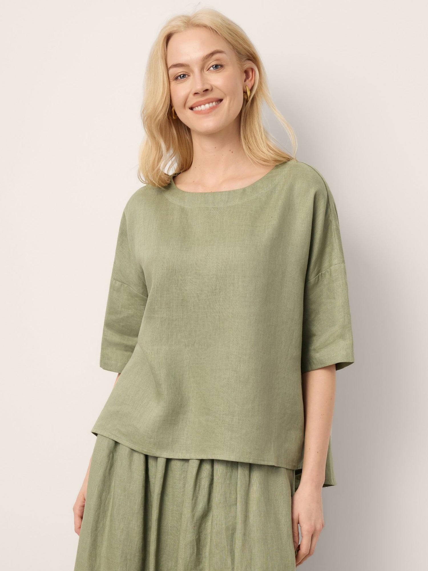 100% Linen Drop Shoulder Shirred Back High-Low Hem Top LINDSEY by LINTICO