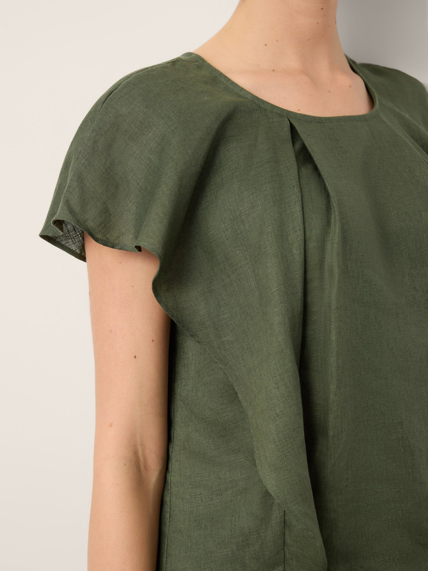 100% Linen Flutter Sleeve Sculpted Pleat Top DRUSILLA by LINTICO