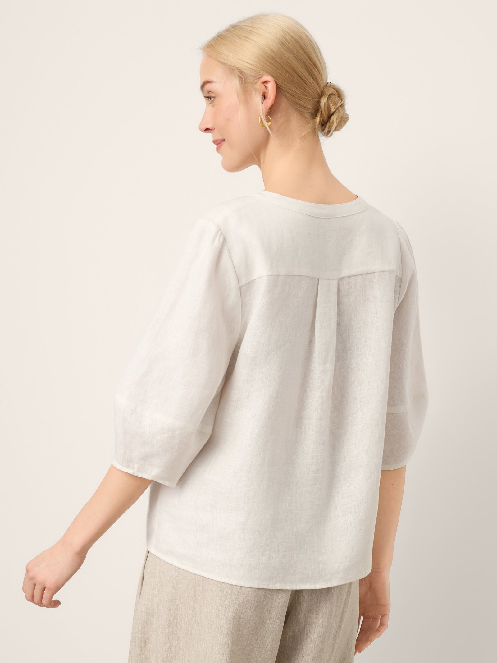 100% Linen Lace Trim Lantern Sleeve V-Neck Top LIVIAN by LINTICO