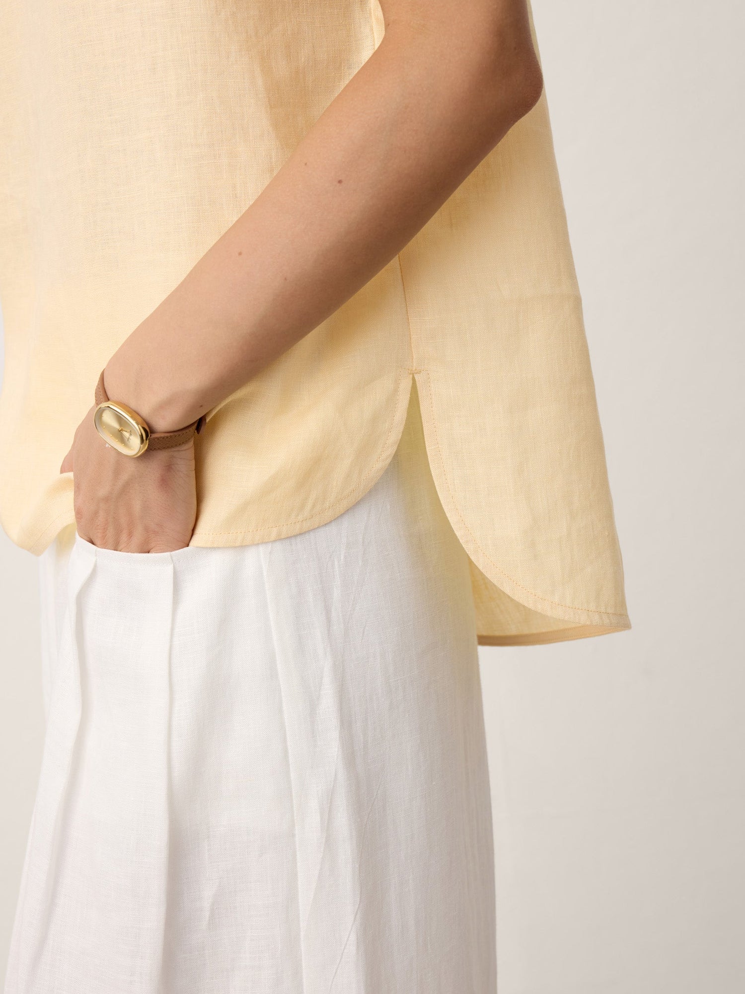 100% Linen Stand-Collar Curved-Hem Top CRESSA by LINTICO