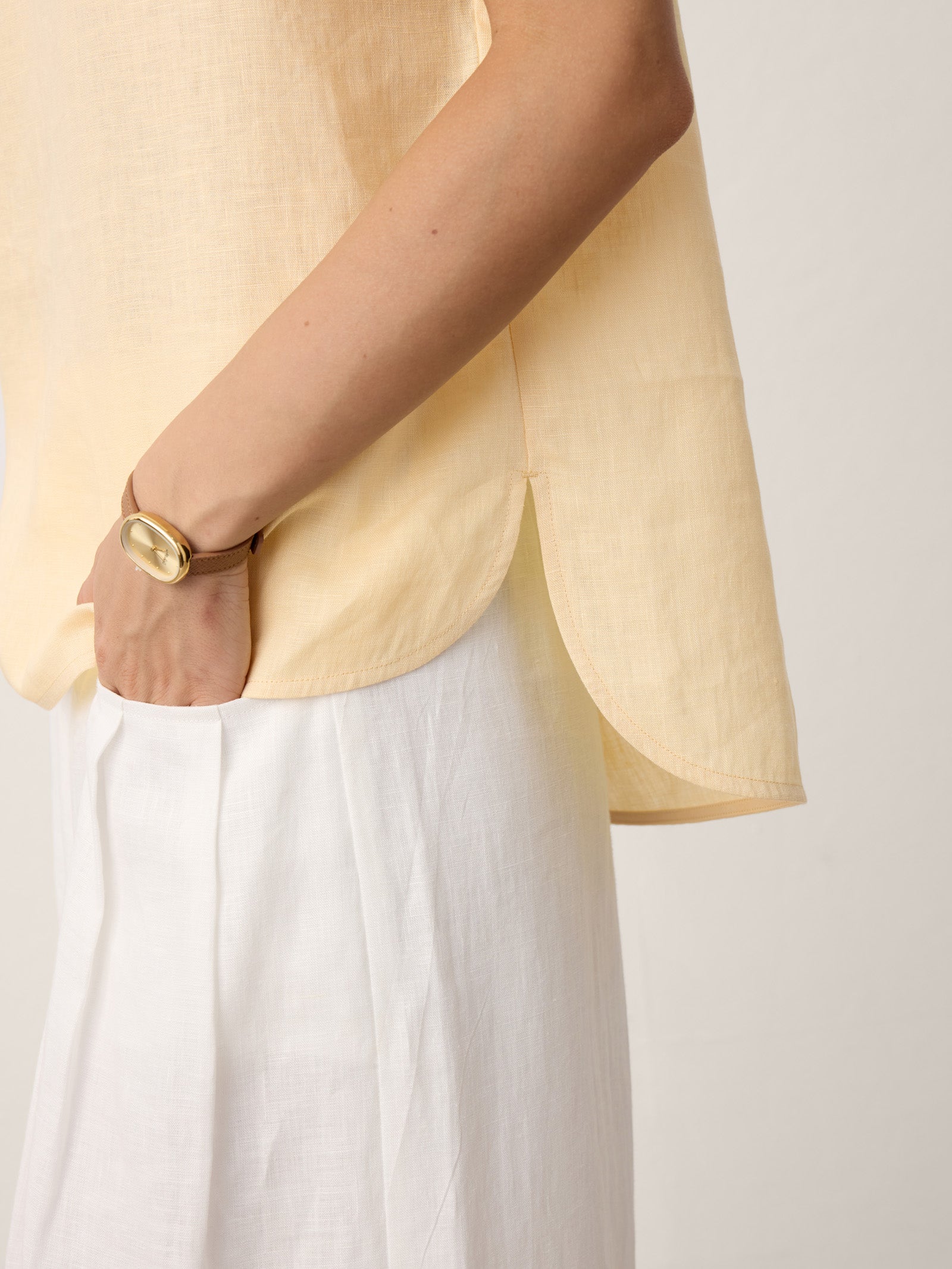 100% Linen Stand-Collar Curved-Hem Top CRESSA by LINTICO