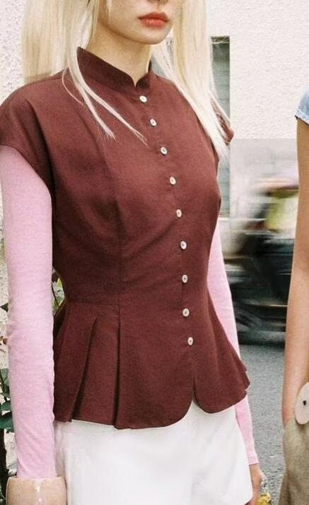 Spring Autumn Graceful Fashionable Women Sleeveless Turtleneck Short Hem Pleated Top by Ragazza