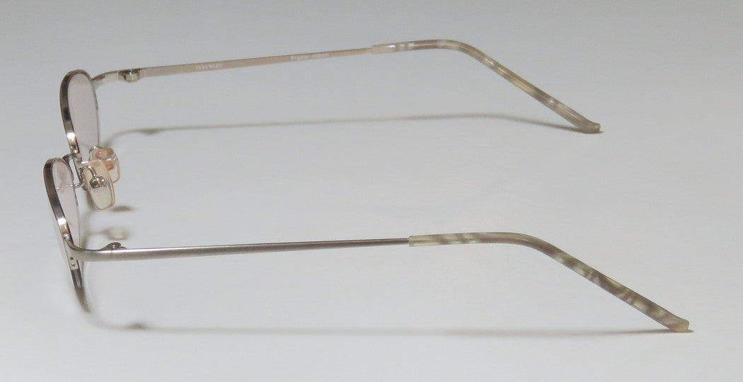 Vera Wang V05 Eyeglasses by ModaFrames