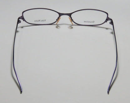 Vera Wang V34 Eyeglasses by ModaFrames
