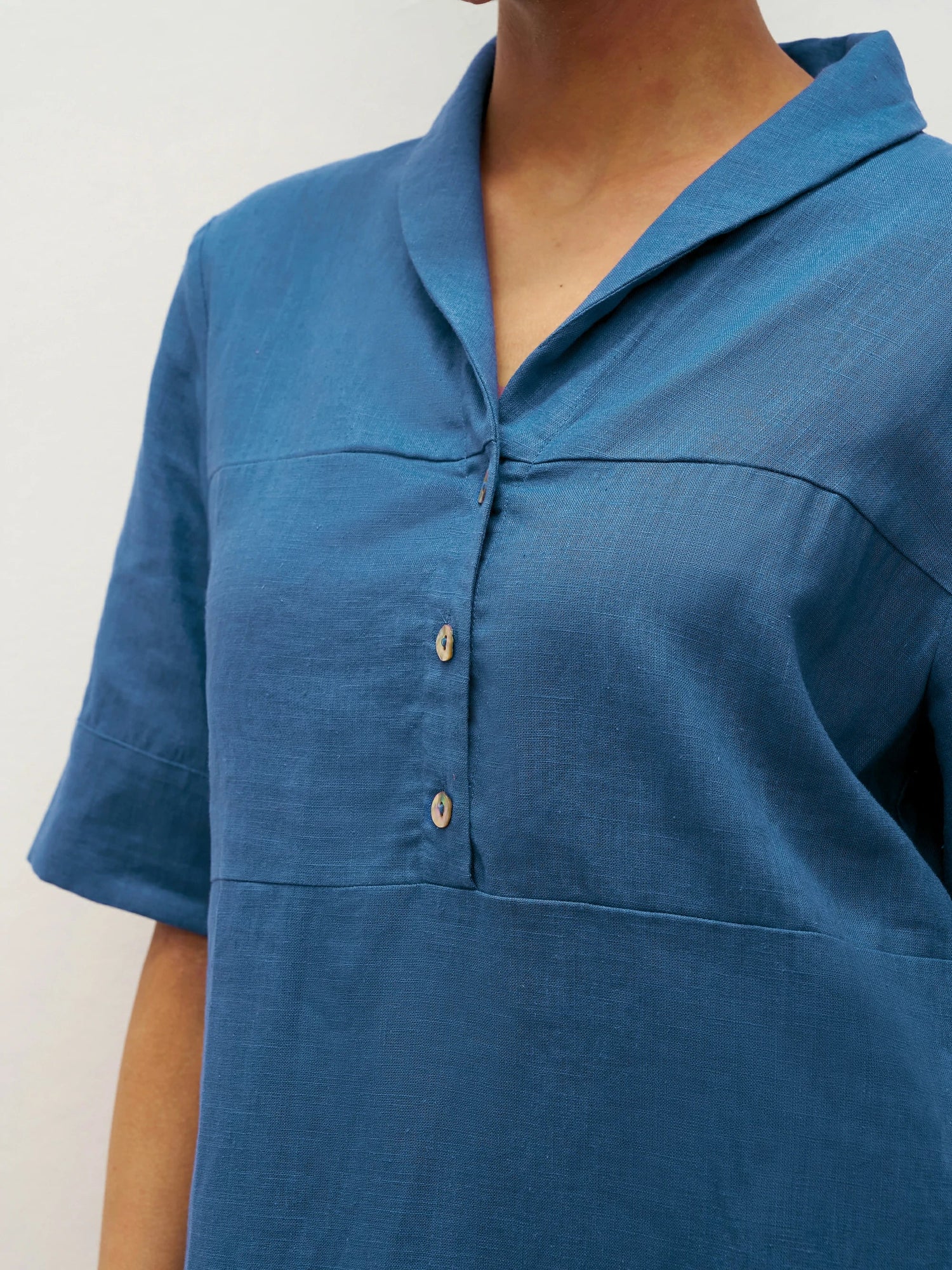 Linen Shawl V-Neck Half Sleeve Minidress LIVIA by LINTICO