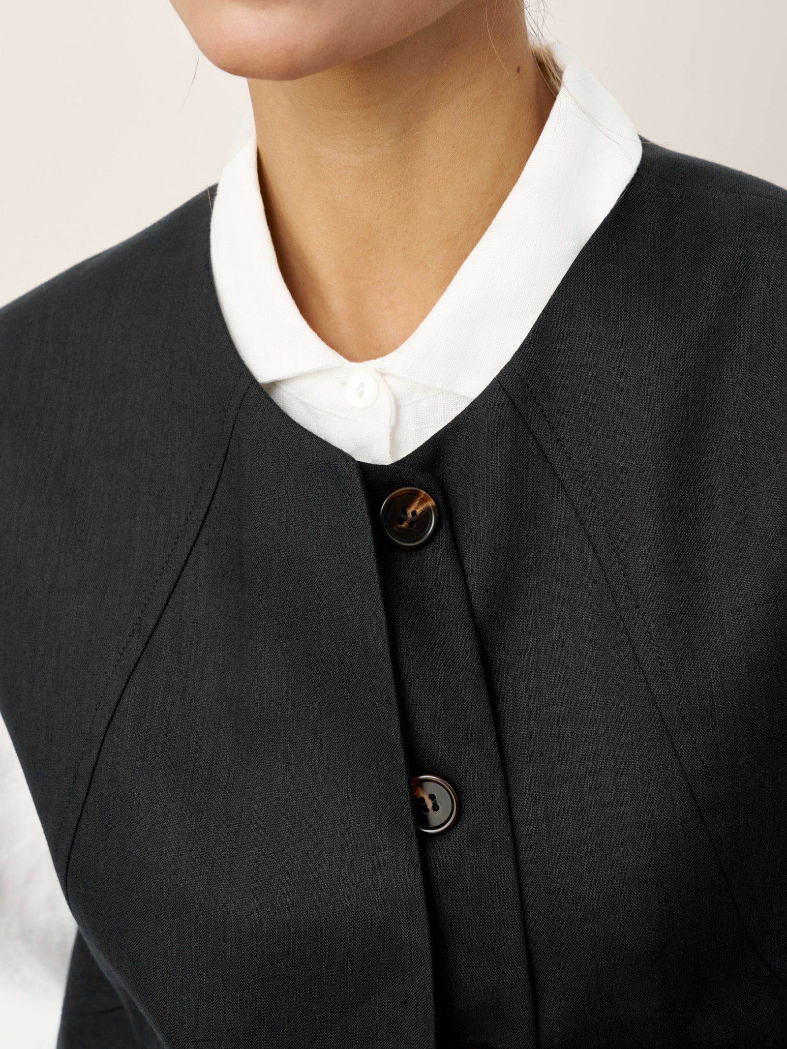 Linen-Lyocell Panel Layered Vest ODELIA by LINTICO