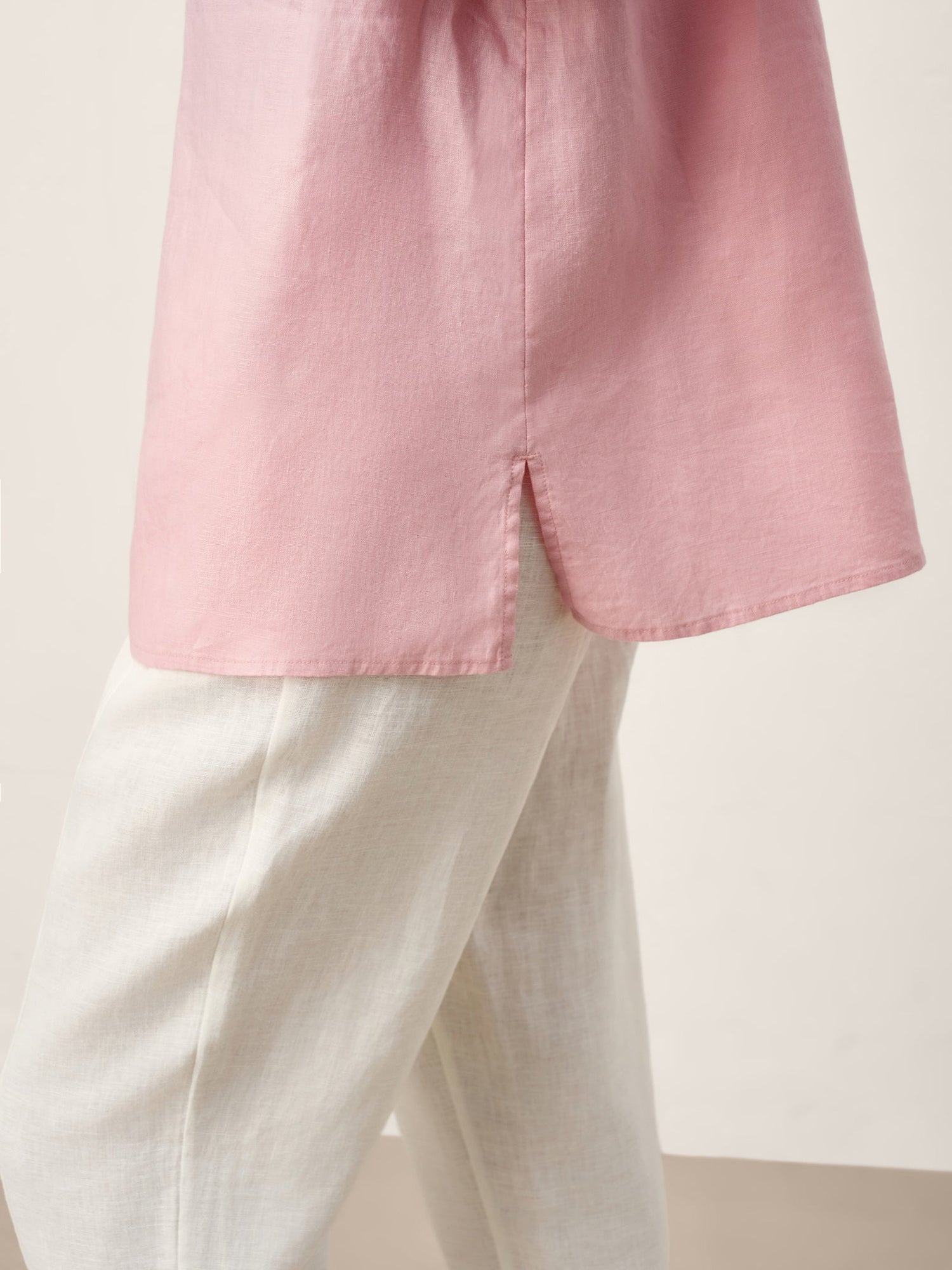 100% Linen Layered Lapel V-neck Sculpted Front Pleat Longline Top ODALYS by LINTICO