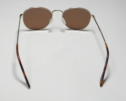 Isaac Mizrahi 30219 Sunglasses by ModaFrames