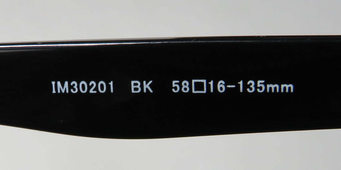 Isaac Mizrahi 30201 Sunglasses by ModaFrames