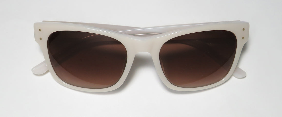 Isaac Mizrahi 30211 Sunglasses by ModaFrames