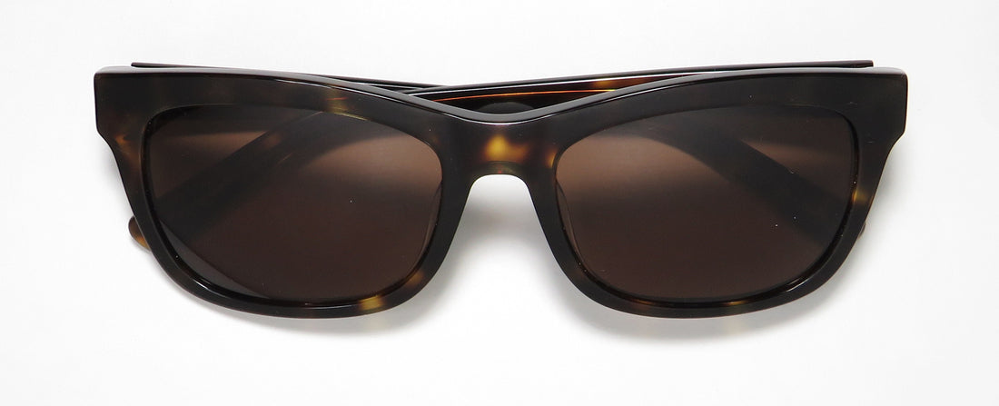 Isaac Mizrahi 30220 Sunglasses by ModaFrames