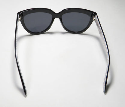 Isaac Mizrahi 30217 Sunglasses by ModaFrames
