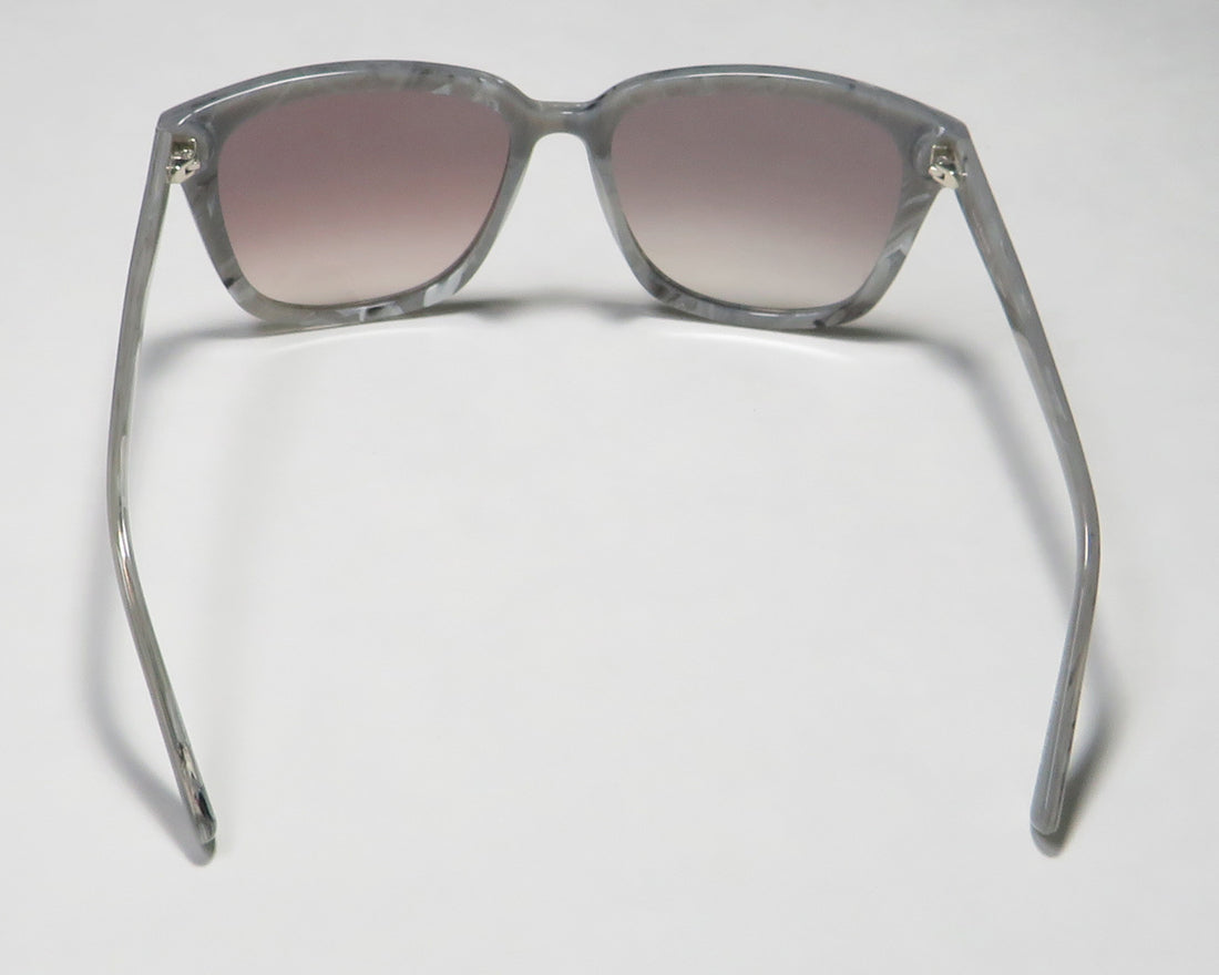 Isaac Mizrahi 30206 Sunglasses by ModaFrames
