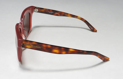 Isaac Mizrahi 30214 Sunglasses by ModaFrames