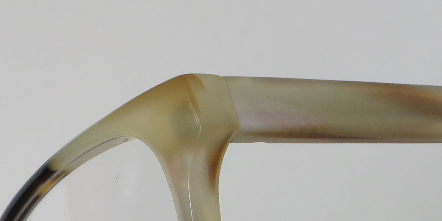 Vera Wang V399 Eyeglasses by ModaFrames