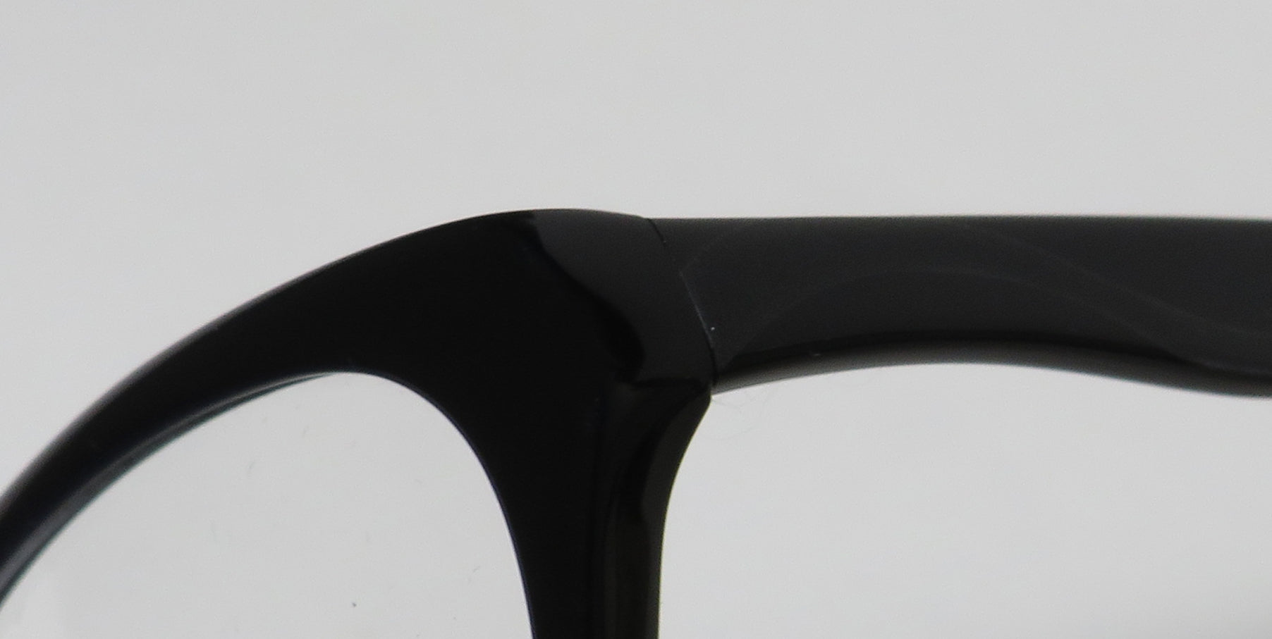 Vera Wang V346 Eyeglasses by ModaFrames